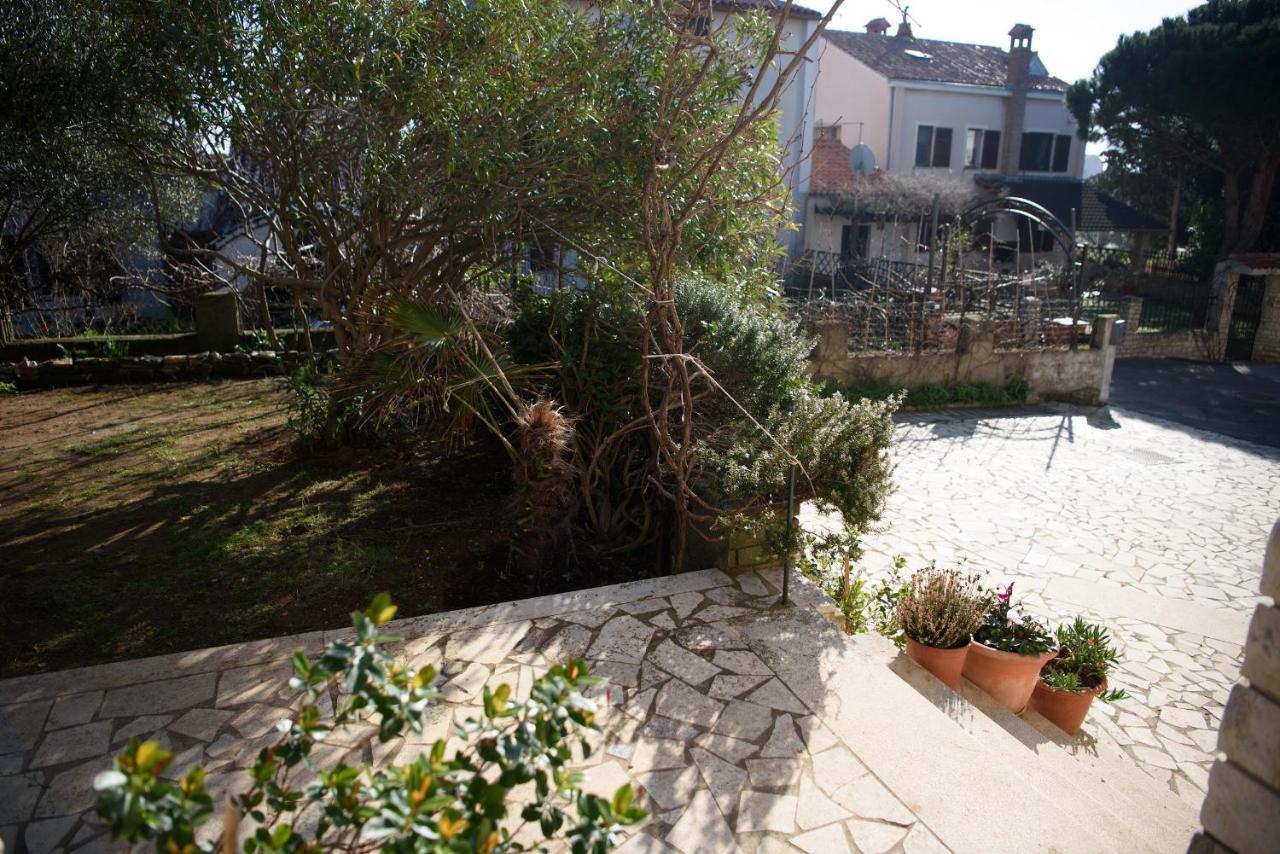 Villa Claudia Beach Apartment Premantura Extérieur photo