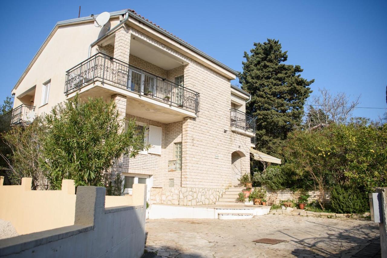 Villa Claudia Beach Apartment Premantura Extérieur photo