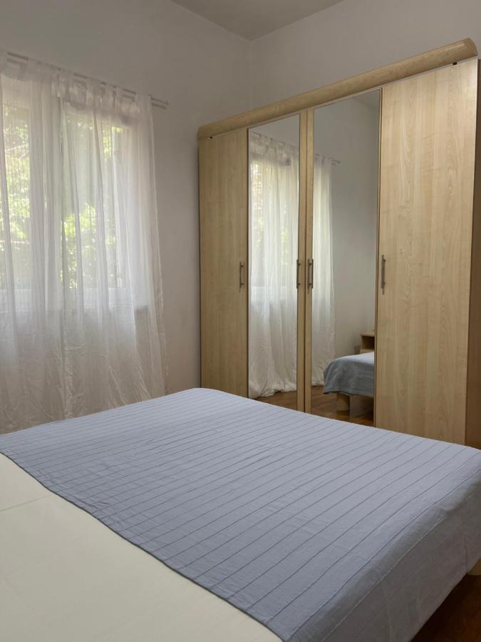 Villa Claudia Beach Apartment Premantura Extérieur photo