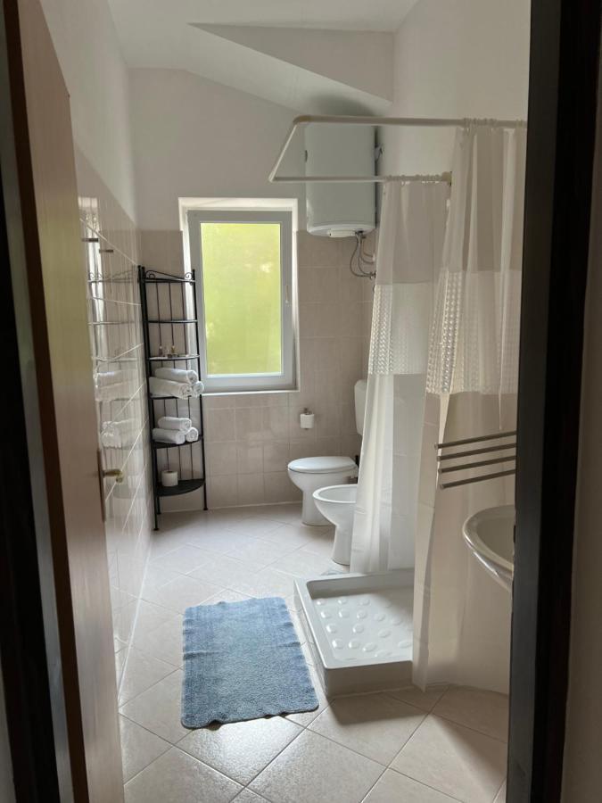 Villa Claudia Beach Apartment Premantura Extérieur photo